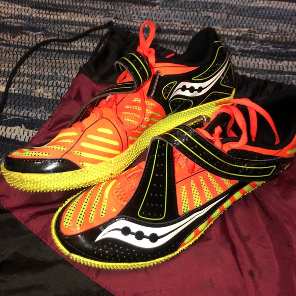 saucony javelin shoes
